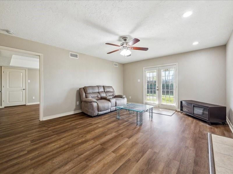 7205 Yucca Drive, Galveston, Texas image 27