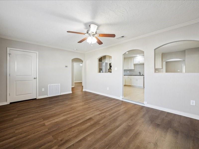 7205 Yucca Drive, Galveston, Texas image 8