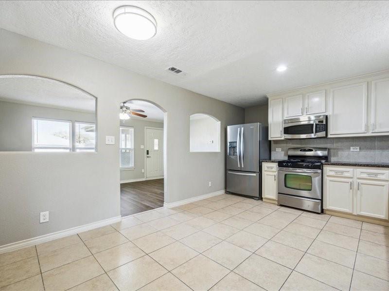 7205 Yucca Drive, Galveston, Texas image 20