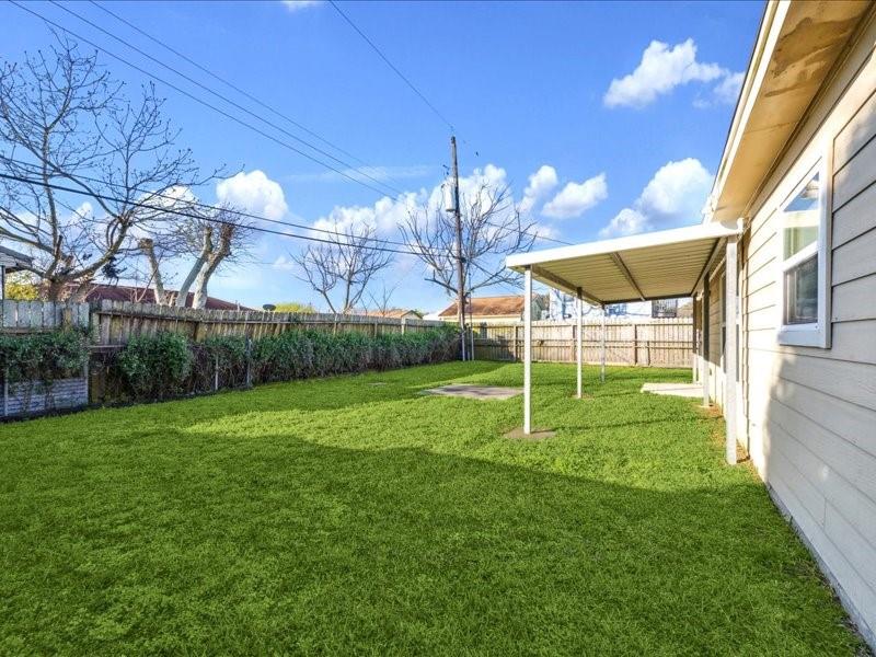 7205 Yucca Drive, Galveston, Texas image 33