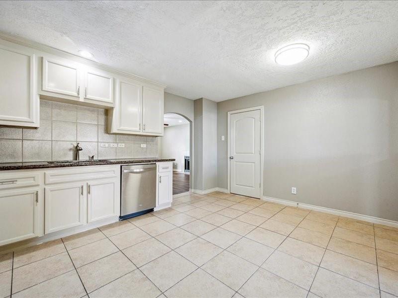 7205 Yucca Drive, Galveston, Texas image 23