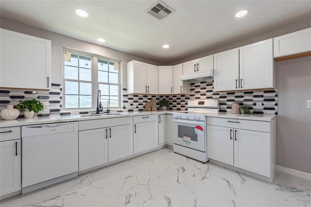 12928 John Reynolds Road, Galveston, Texas image 26