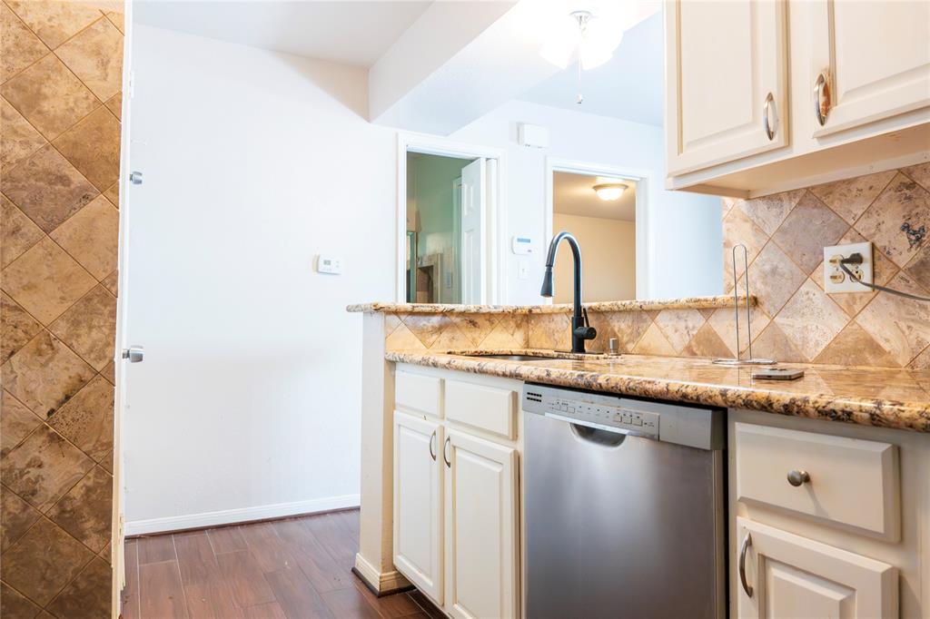 829 Wax Myrtle Lane #A, Houston, Texas image 9