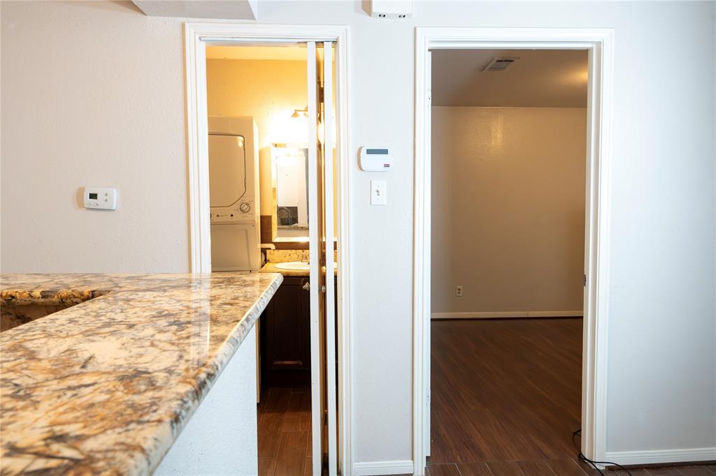 829 Wax Myrtle Lane #A, Houston, Texas image 10