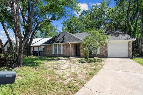 Single Family Residence in Houston TX 4511 Oak Shadows Drive.jpg