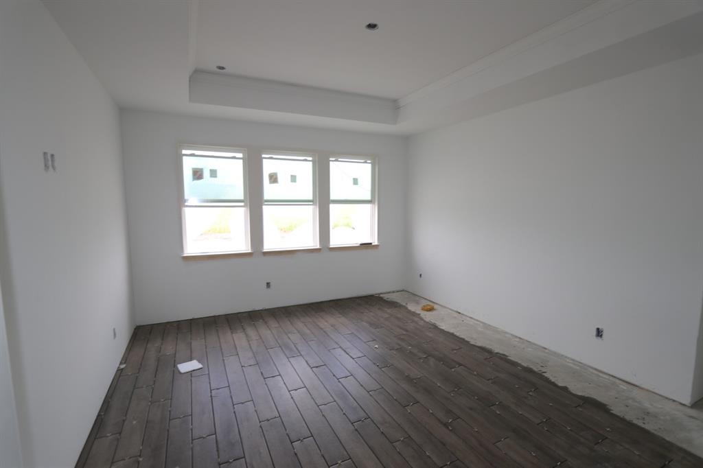 12614 Old Fashion Circle, Mont Belvieu, Texas image 4