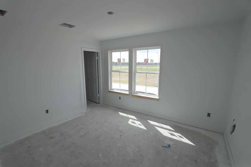 12614 Old Fashion Circle, Mont Belvieu, Texas image 7