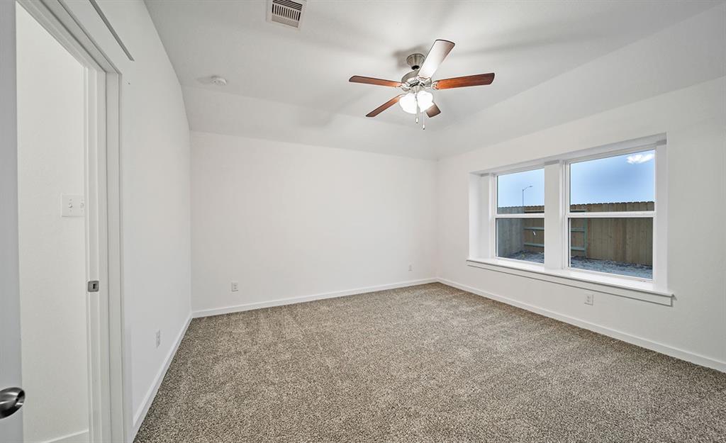 4322 Maple Root Lane, Pinehurst, Texas image 9