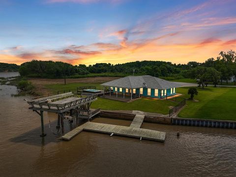 779 County Road 257 Matagorda TX 77457