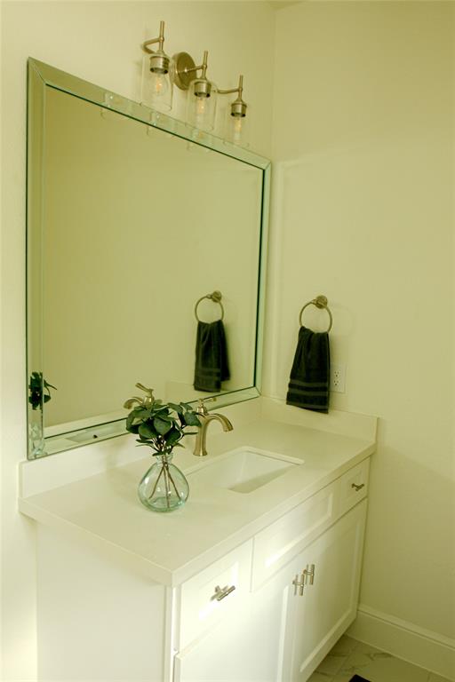 1435 Overhill Street, Houston, Texas image 26