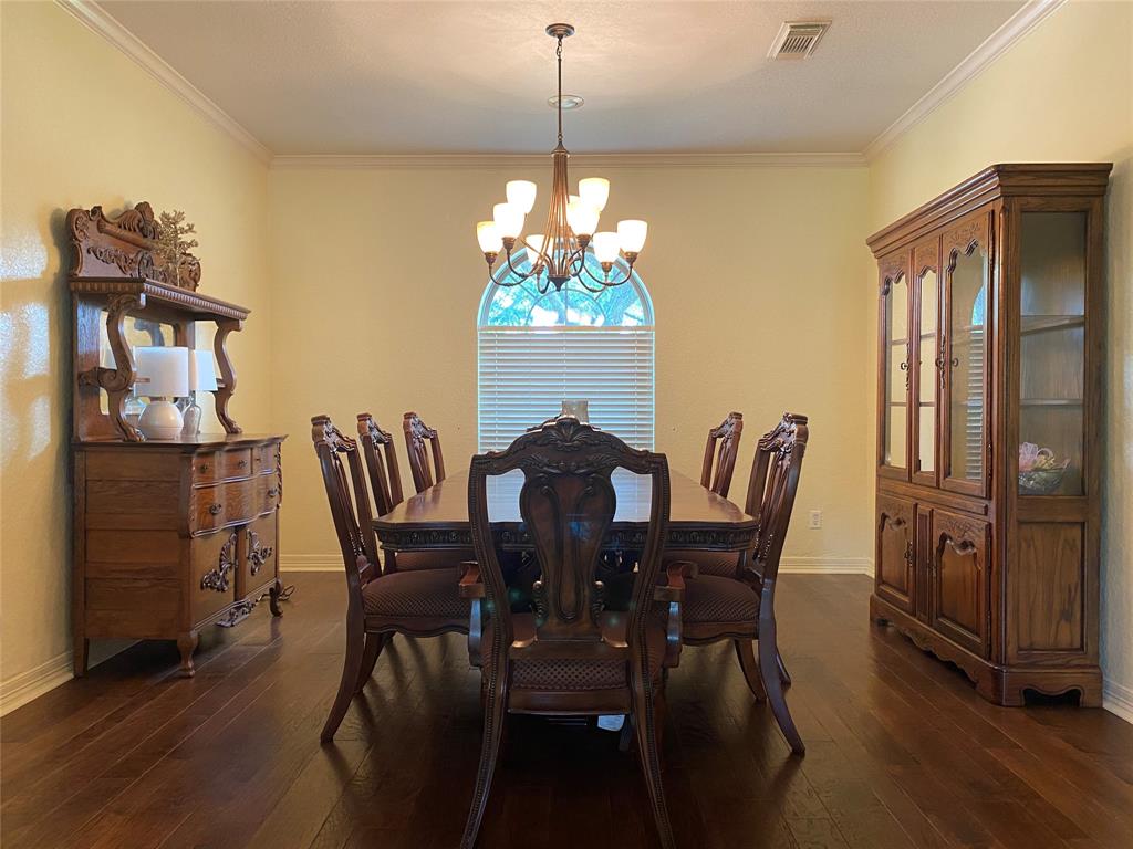 216 Dewberry Drive, Lake Jackson, Texas image 8