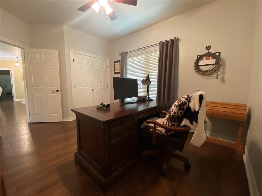 216 Dewberry Drive, Lake Jackson, Texas image 21
