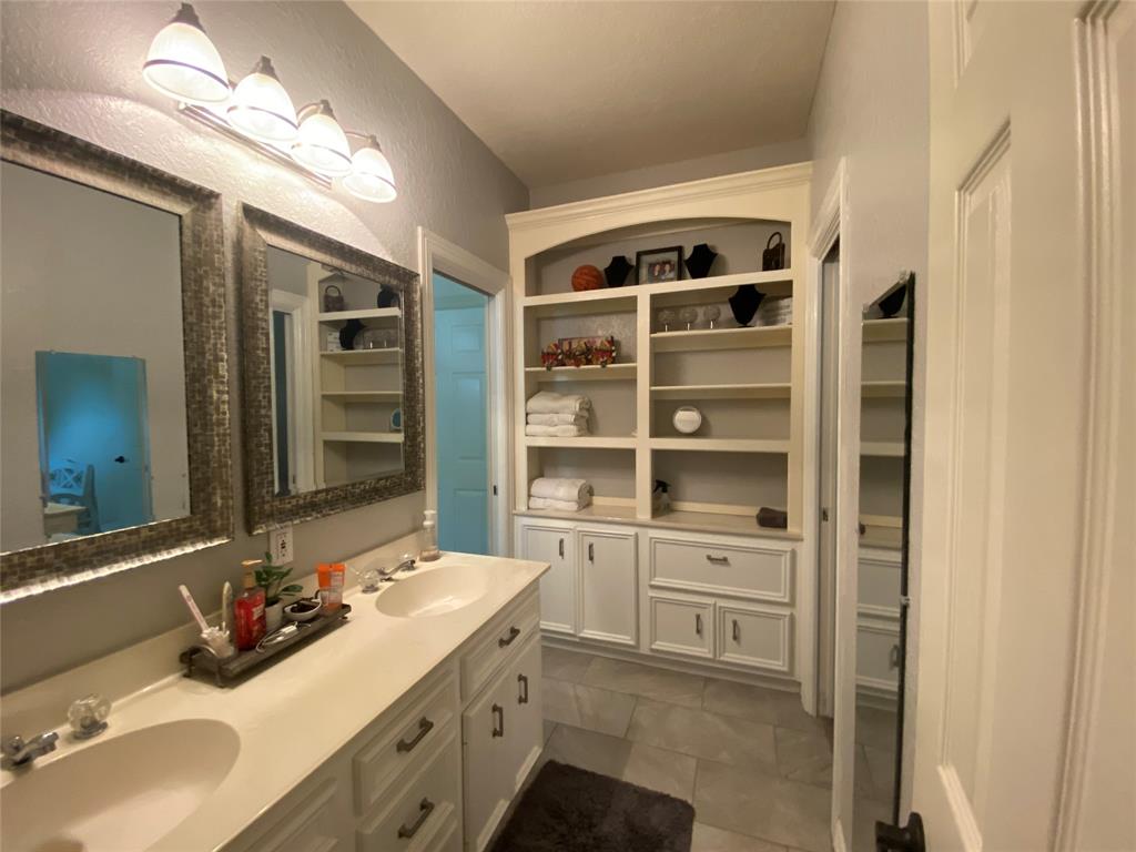 216 Dewberry Drive, Lake Jackson, Texas image 17