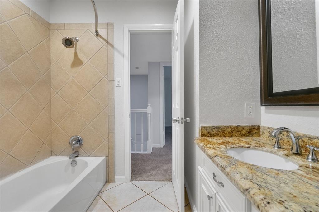 35 Greentree Lane, Conroe, Texas image 16