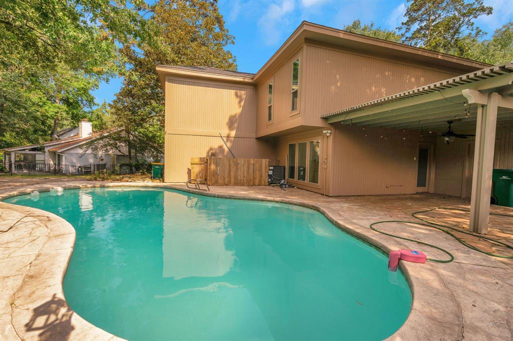 35 Greentree Lane, Conroe, Texas image 19