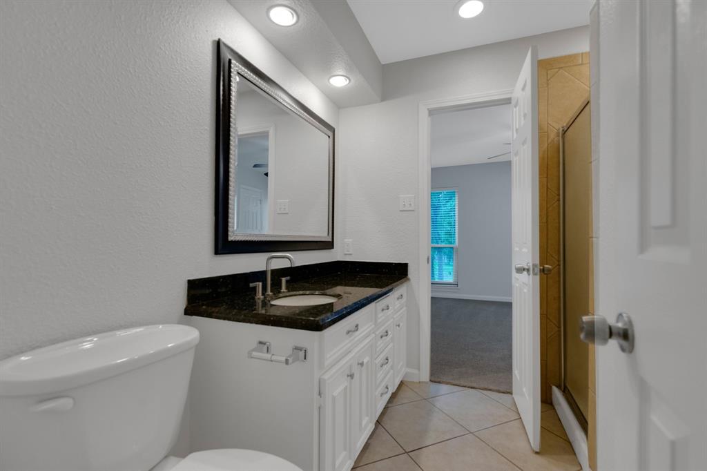 35 Greentree Lane, Conroe, Texas image 14