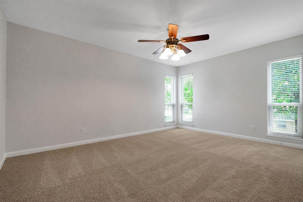 35 Greentree Lane, Conroe, Texas image 15