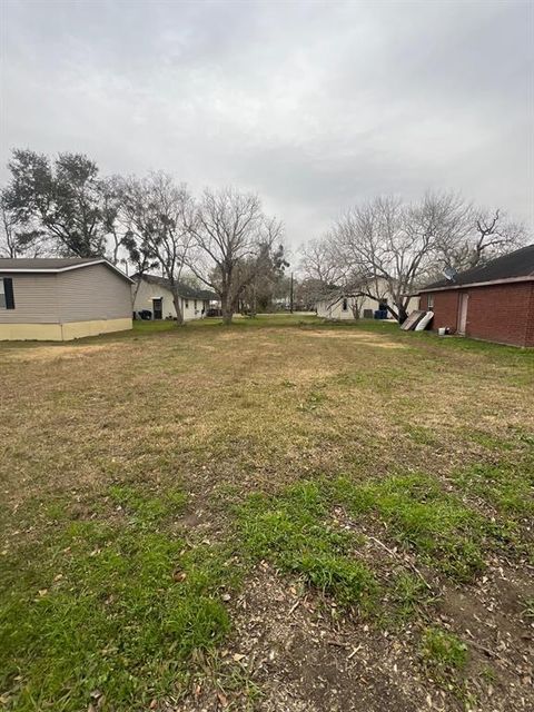 Photo of 524 Clay Street, Eagle Lake, TX 77434 (MLS # 29499422) Photo of 524 Clay Street, Eagle Lake, TX 77434 (MLS # 29499422)