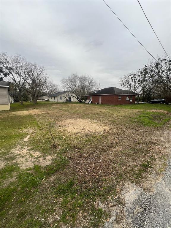 524 Clay Street, Eagle Lake, Texas image 2