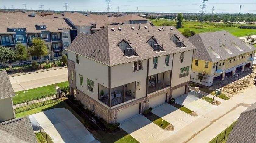 9535 Towne Lake Parkway, Cypress, Texas image 2