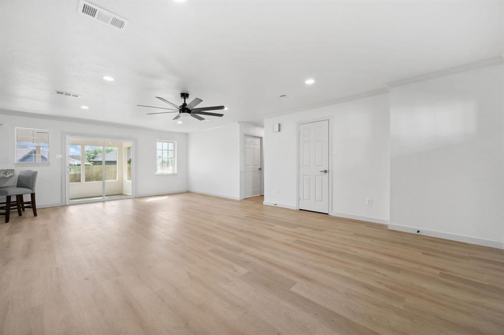 6998 Breezy Point, Willis, Texas image 10