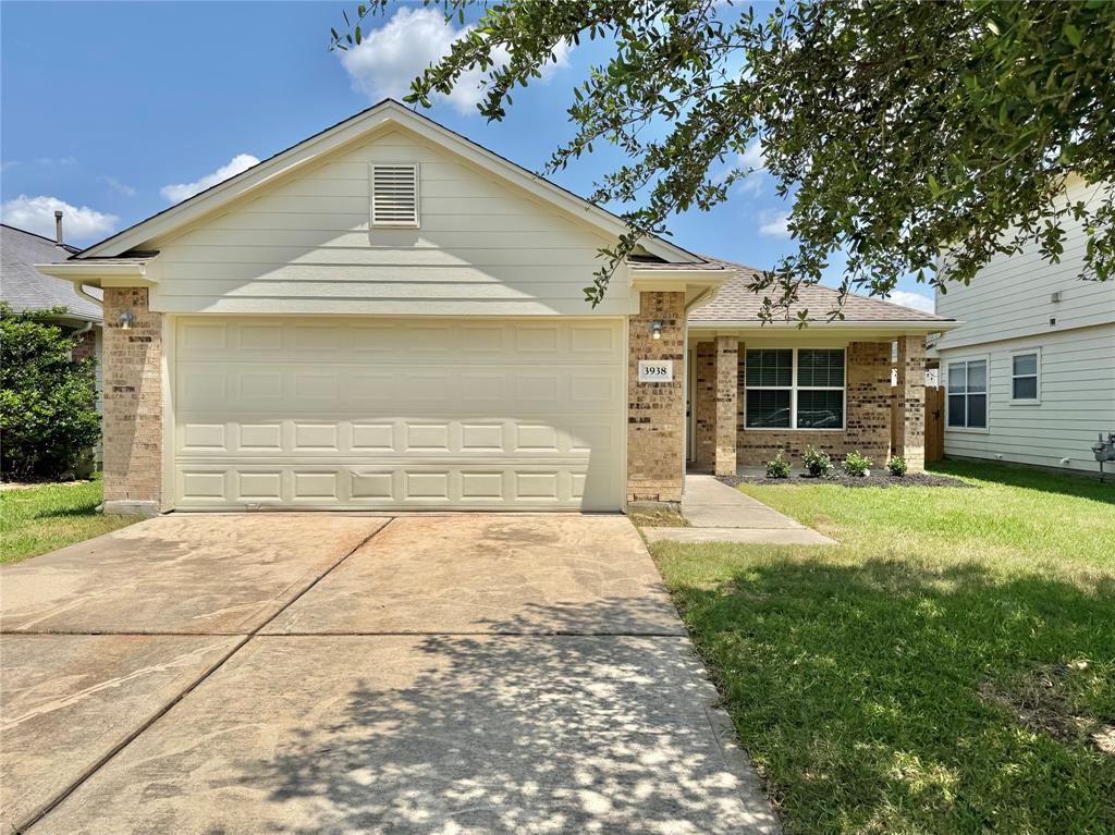 3938 Falvel Shadow Creek Drive, Spring, Texas image 1