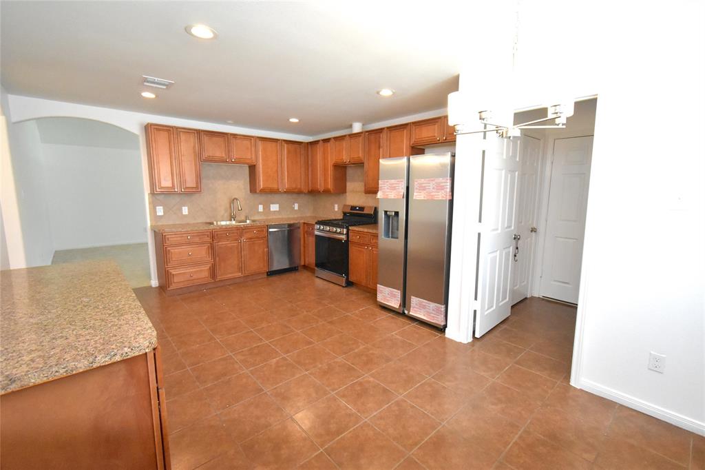 3938 Falvel Shadow Creek Drive