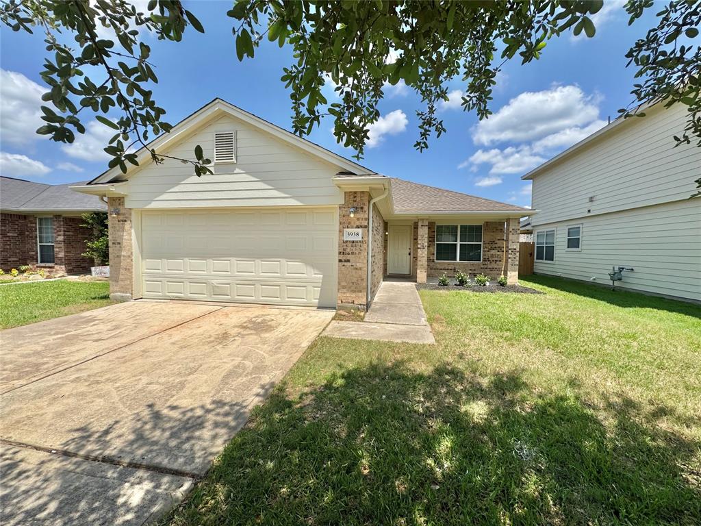 3938 Falvel Shadow Creek Drive, Spring, Texas image 2