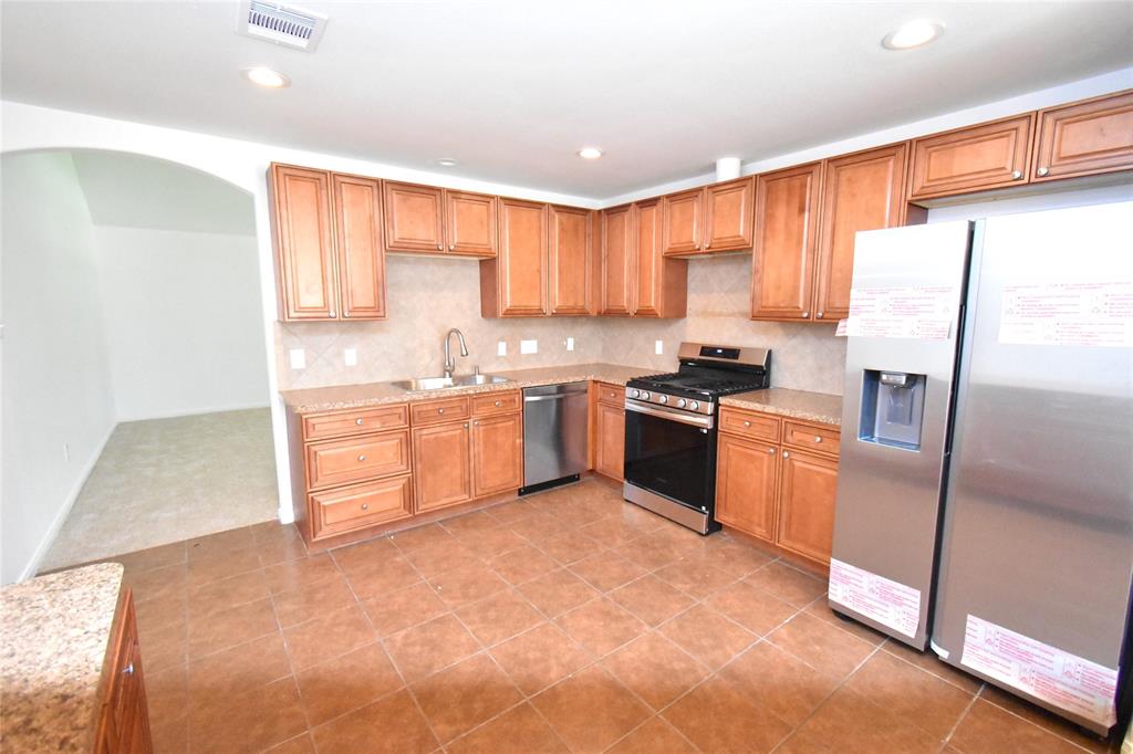 3938 Falvel Shadow Creek Drive