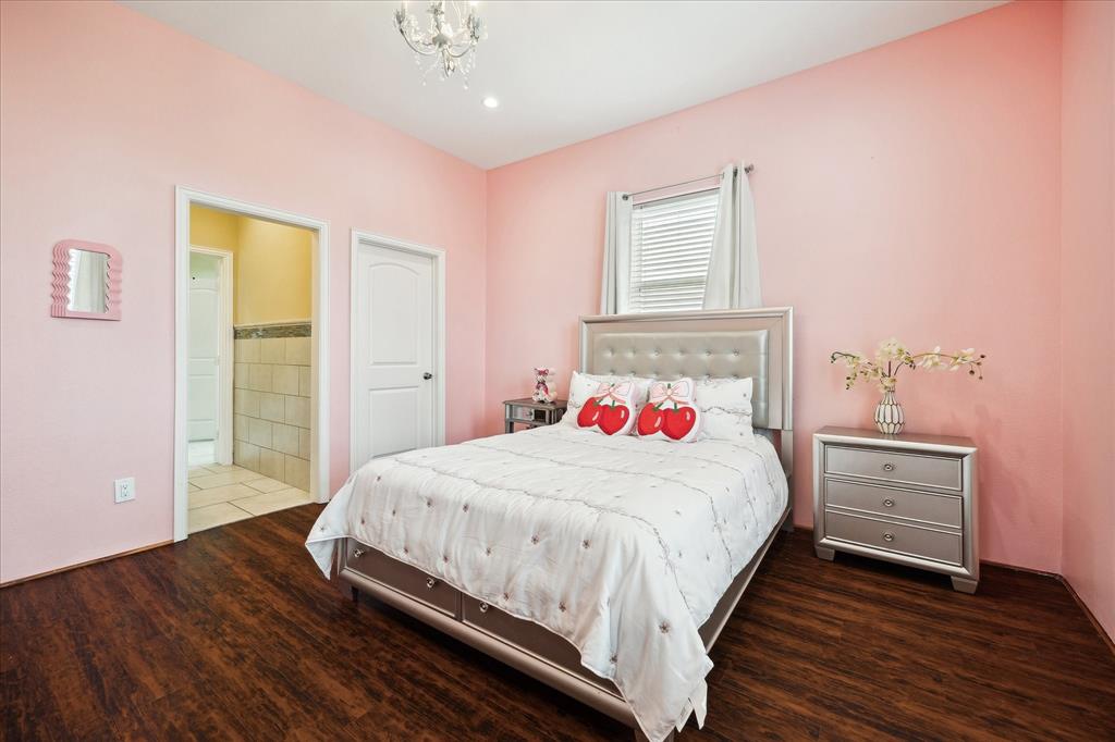 8917 Hawk Road, Pearland, Texas image 17