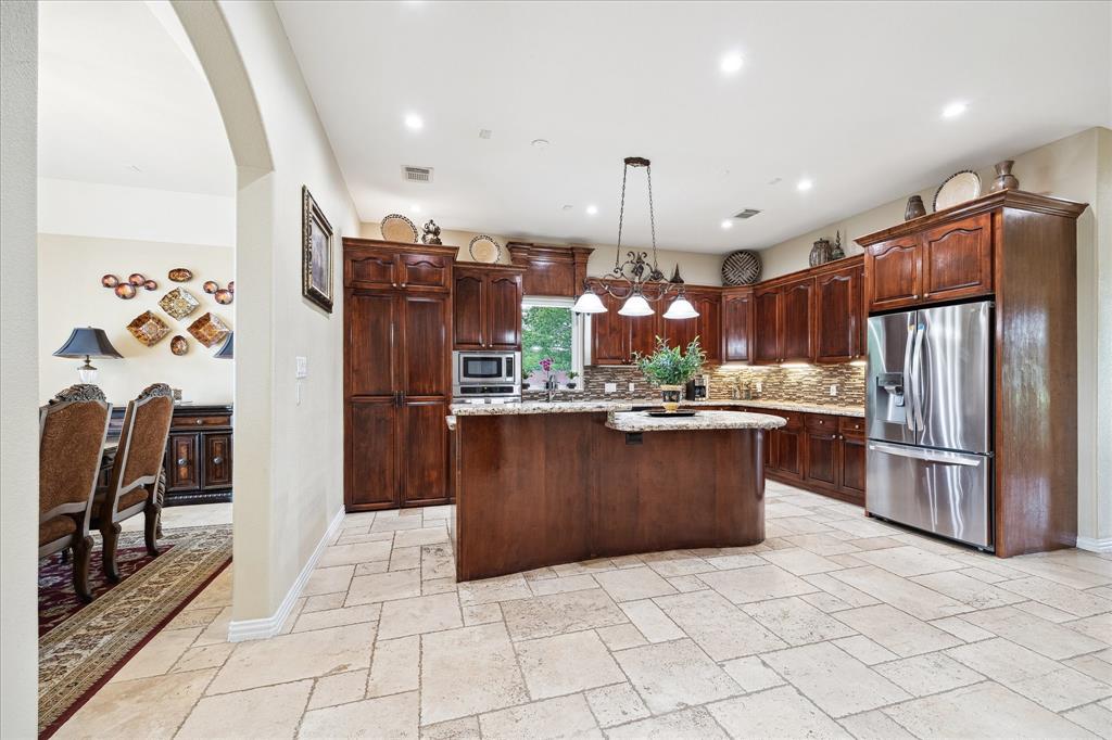 8917 Hawk Road, Pearland, Texas image 9