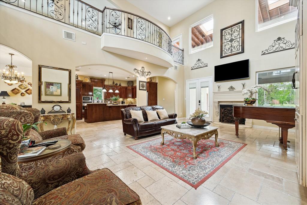 8917 Hawk Road, Pearland, Texas image 7