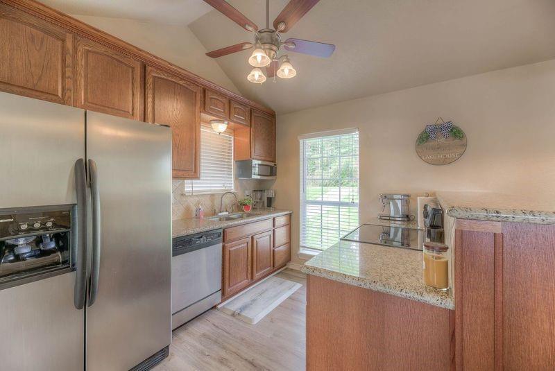 220 Harbor Drive, Onalaska, Texas image 10