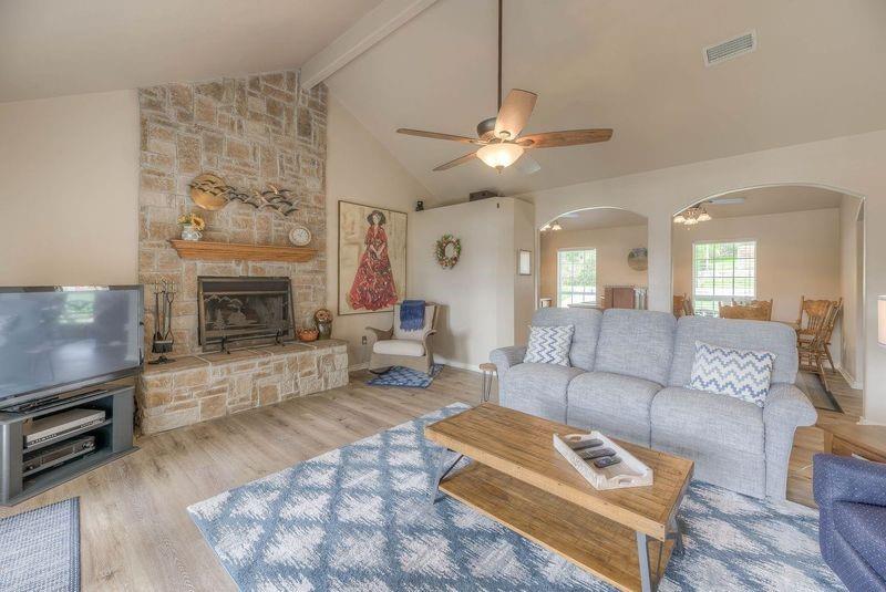 220 Harbor Drive, Onalaska, Texas image 5