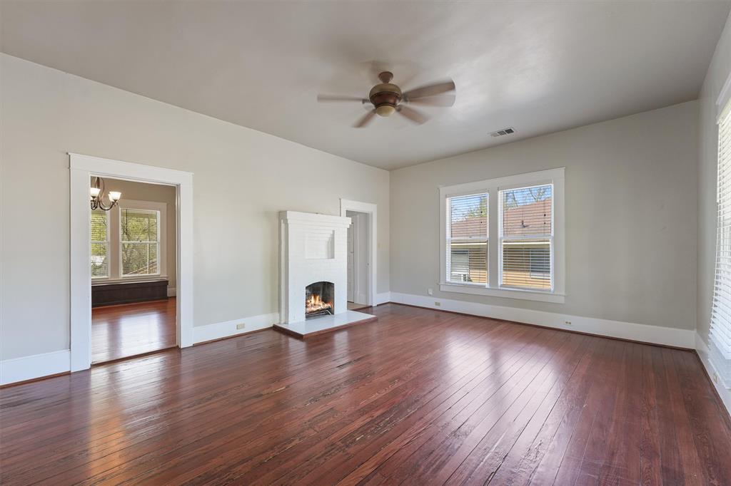 804 E Academy Street, Brenham, Texas image 9