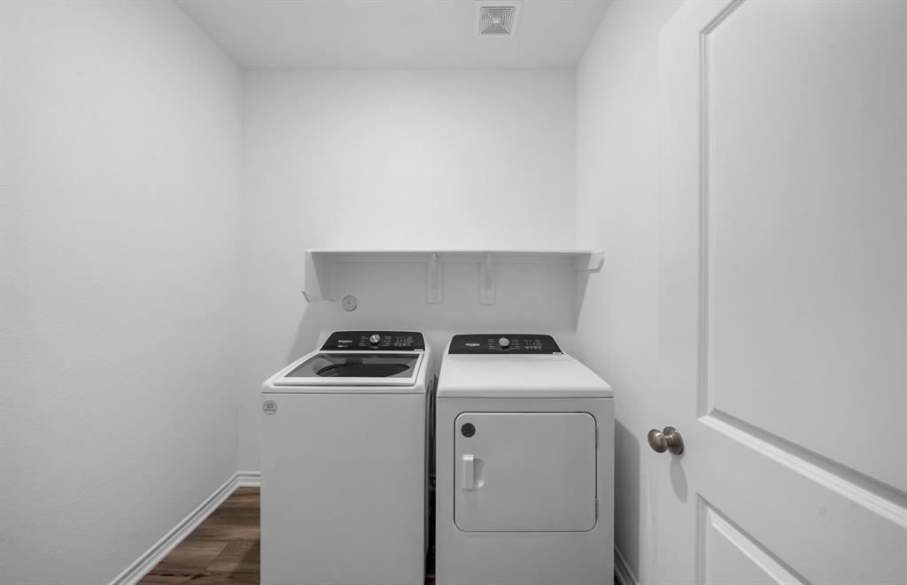 338 Dallas Meadows Drive, Dayton, Texas image 4