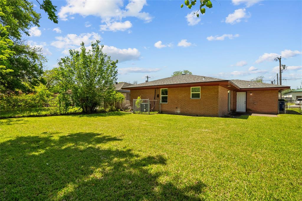 14 S Algeria Street, Texas City, Texas image 24