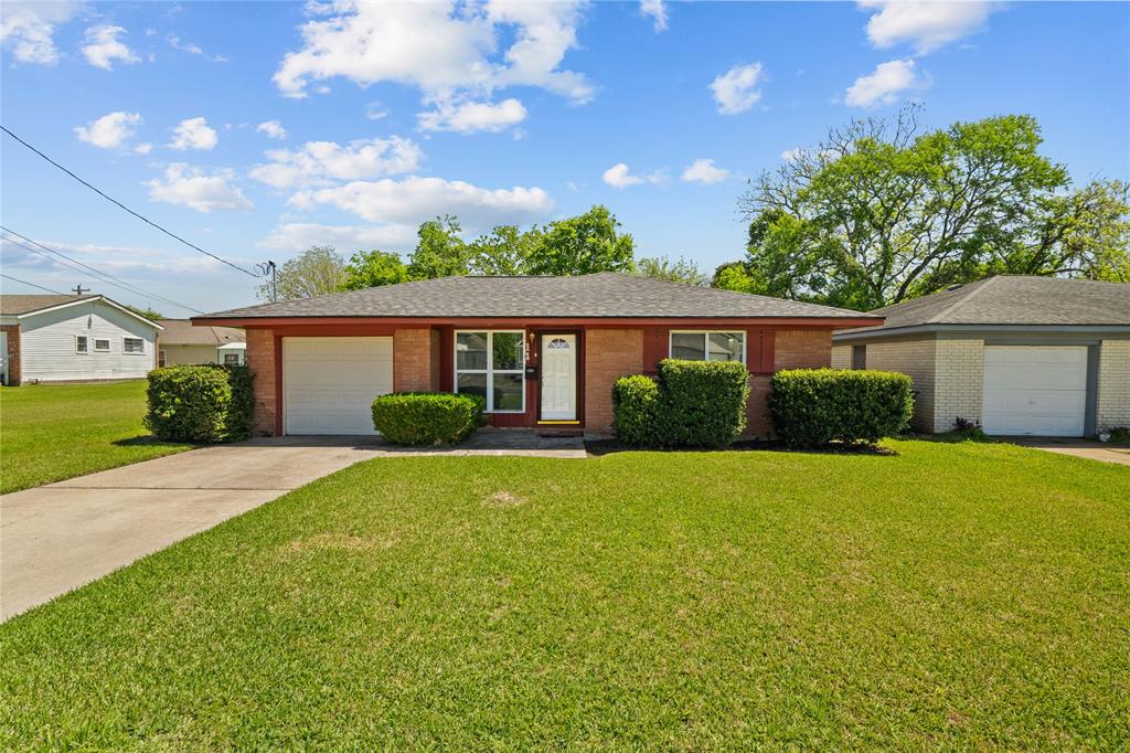 14 S Algeria Street, Texas City, Texas image 1