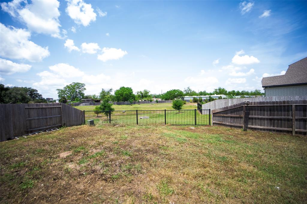 323 Avenue B, Richmond, Texas image 18