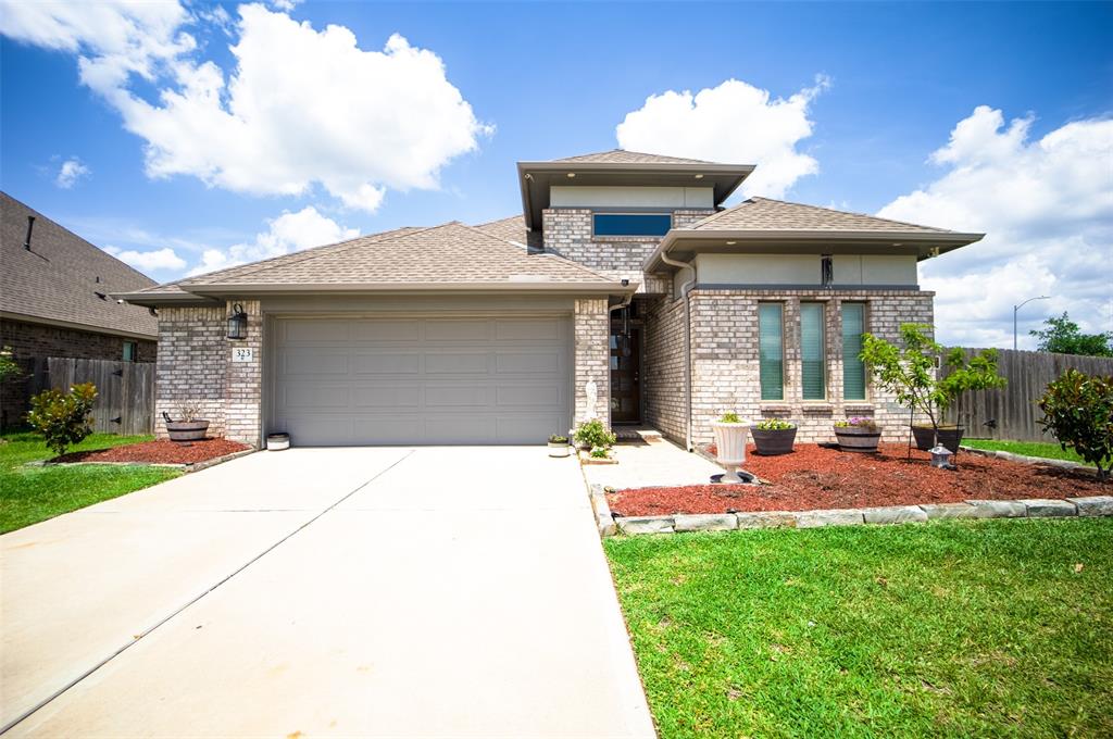 323 Avenue B, Richmond, Texas image 2
