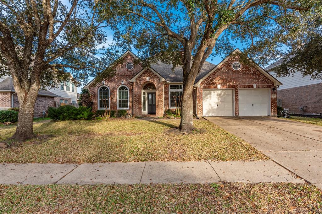 3703 Canterbury Park Drive, Pearland, Texas image 2