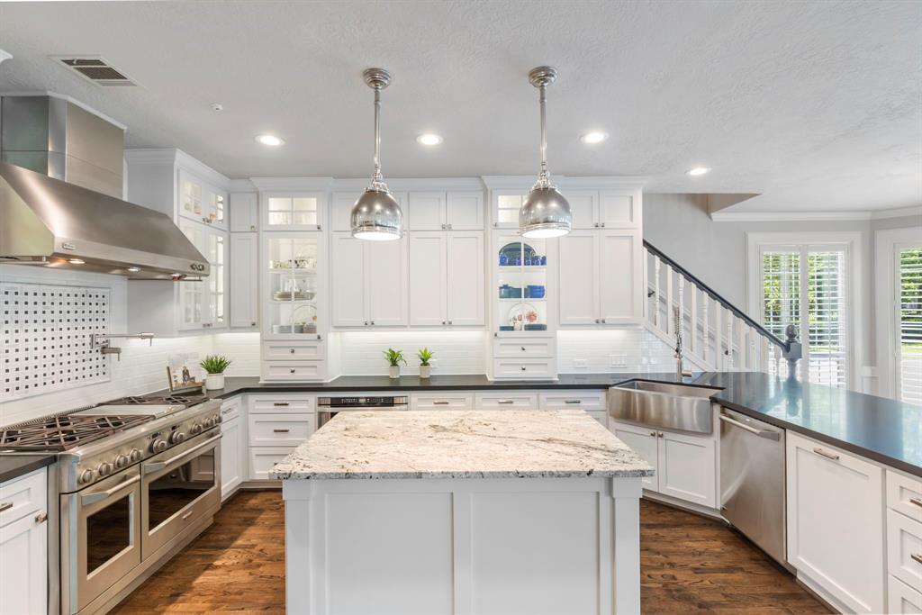 26 Southgate Drive, The Woodlands, Texas image 10