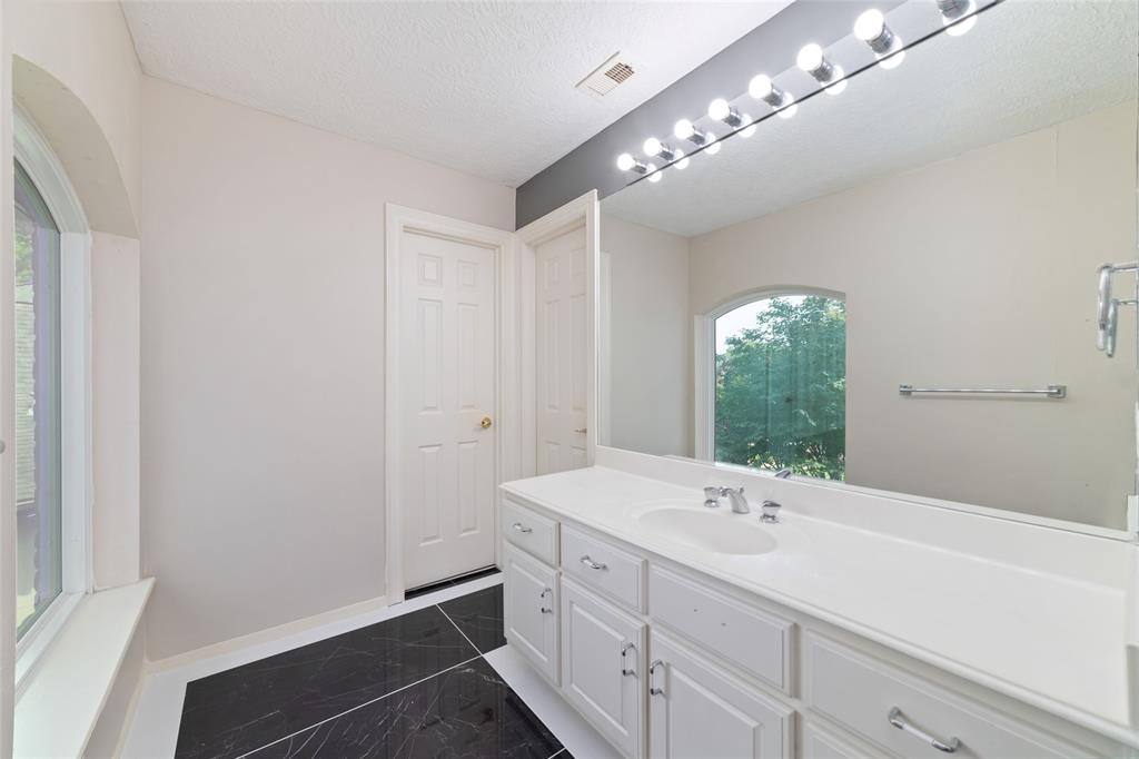 1647 Kelliwood Oaks Drive, Katy, Texas image 31