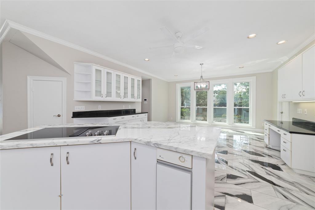 1647 Kelliwood Oaks Drive, Katy, Texas image 11
