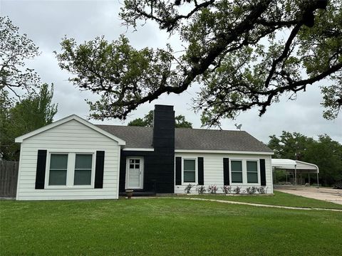 Photo of 603 S Mccarty Avenue, Eagle Lake, TX 77434 (MLS # 57092211) Photo of 603 S Mccarty Avenue, Eagle Lake, TX 77434 (MLS # 57092211)