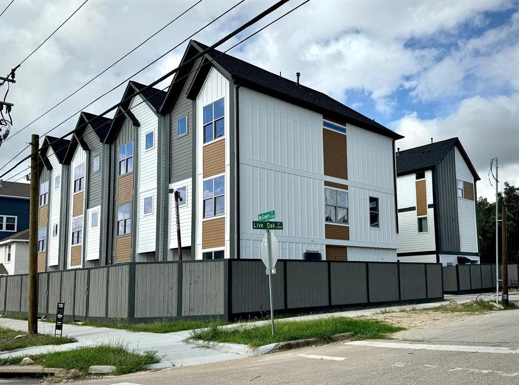 2526 Live Oak Street, Houston, Texas image 3