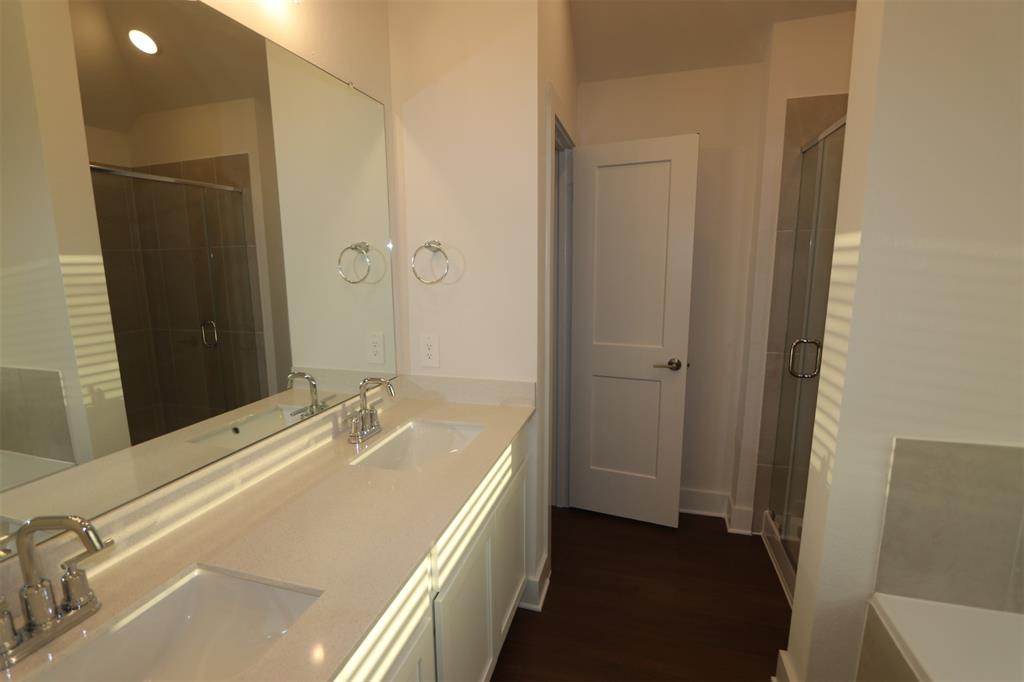 569 Bluebell Maiden Court, Magnolia, Texas image 4
