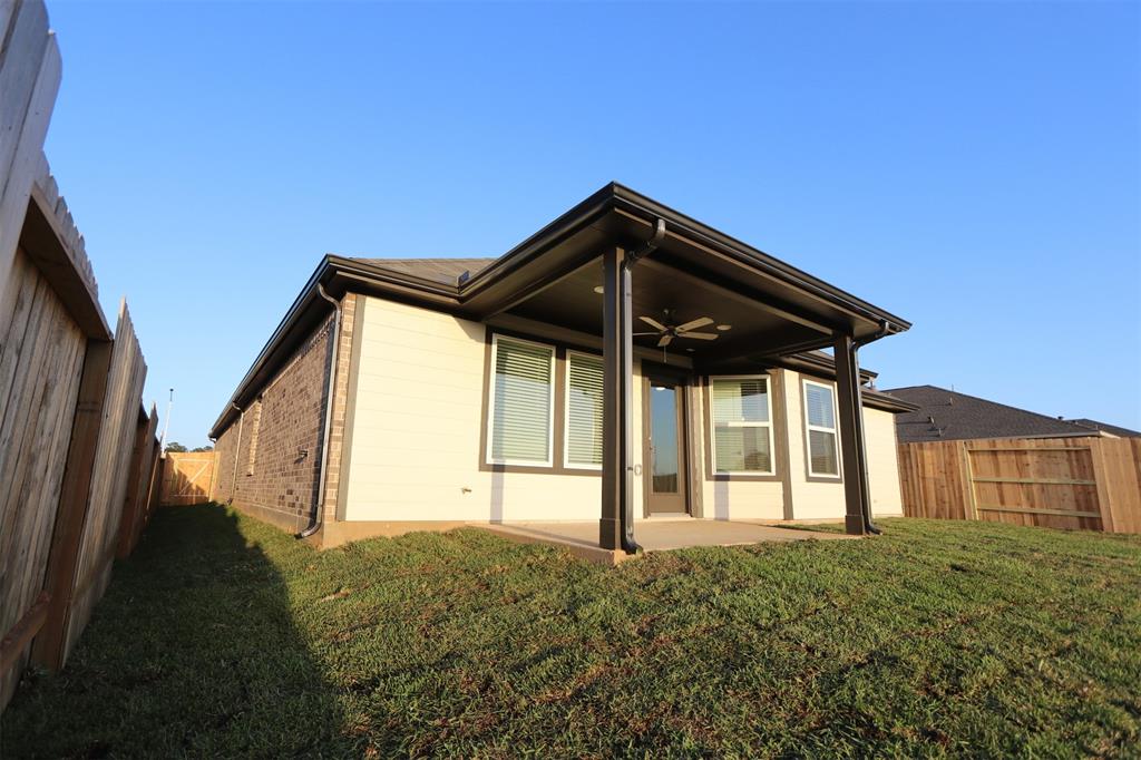569 Bluebell Maiden Court, Magnolia, Texas image 5