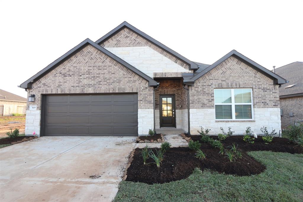 569 Bluebell Maiden Court, Magnolia, Texas image 1