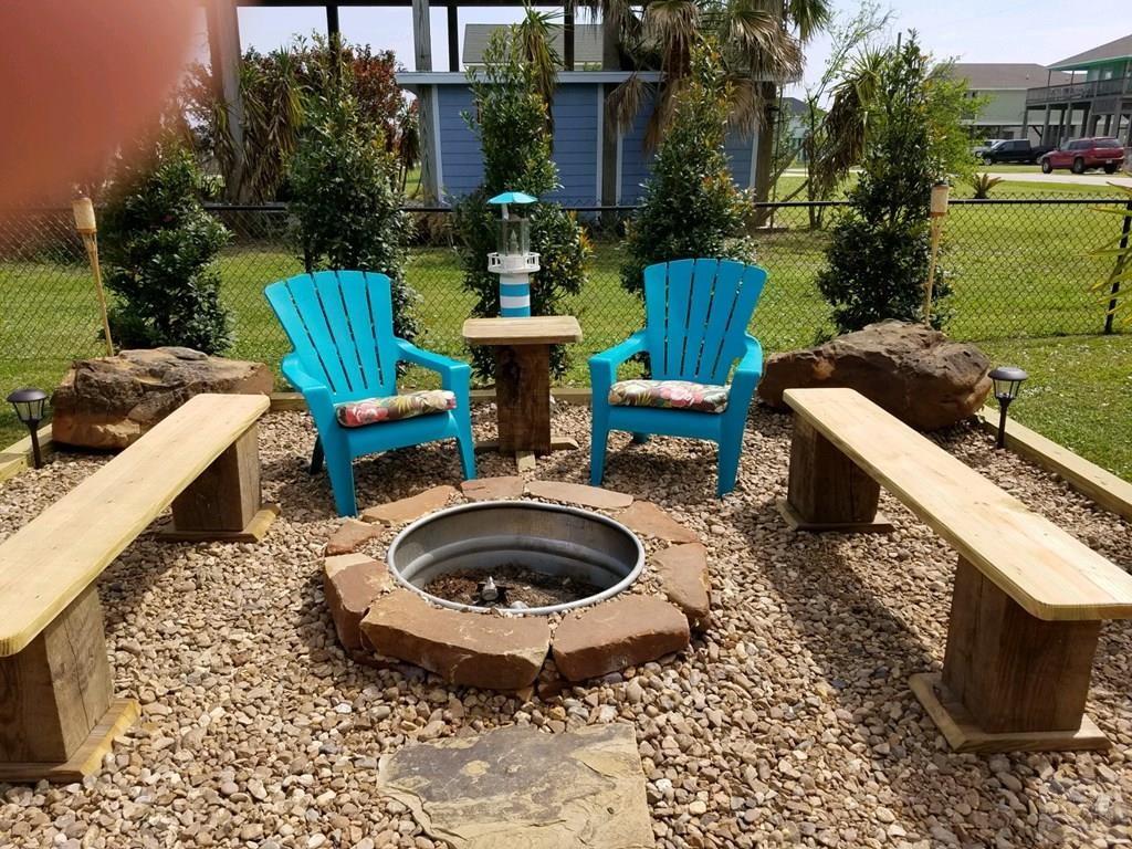 930 West Lane, Crystal Beach, Texas image 5